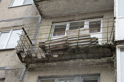 Как с «тревожными» балконами в Сосновом Бору попасть в программу капремонта?