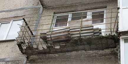 Как с «тревожными» балконами в Сосновом Бору попасть в программу капремонта?