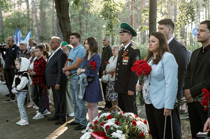 22 июня, ровно в четыре часа…  В Сосновом Бору почтили память жертв Великой Отечественной войны