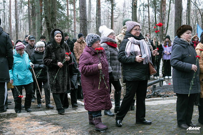 Память защитников и жителей блокадного Ленинграда почтили на митинге в Сосновом Бору