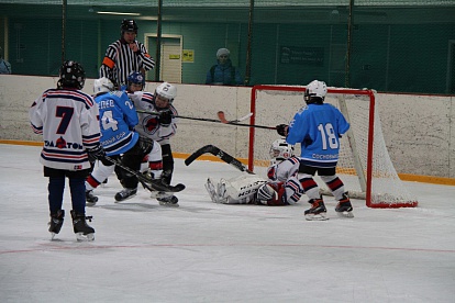 Сосновоборская хоккейная команда "Сокол ЛАЭС" стала победительницей турнира в Полярных Зорях