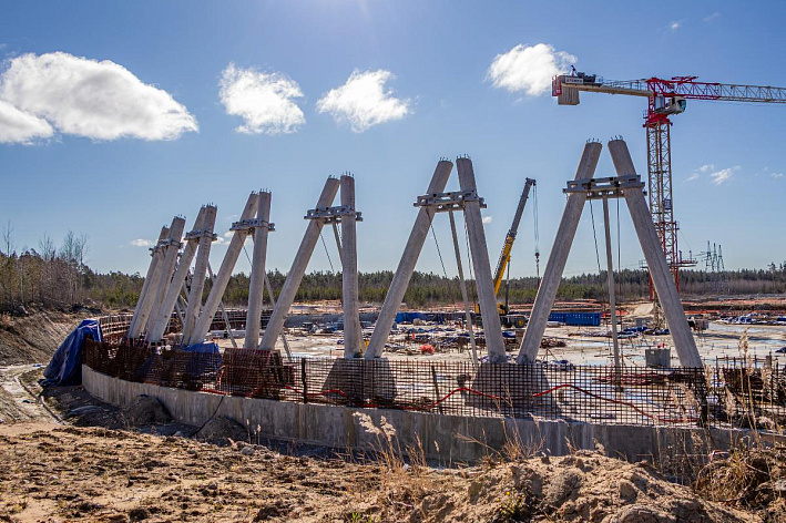 На Ленинградской АЭС начали строить «скелет» новой градирни