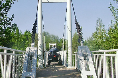 Квадроциклом — по мосту