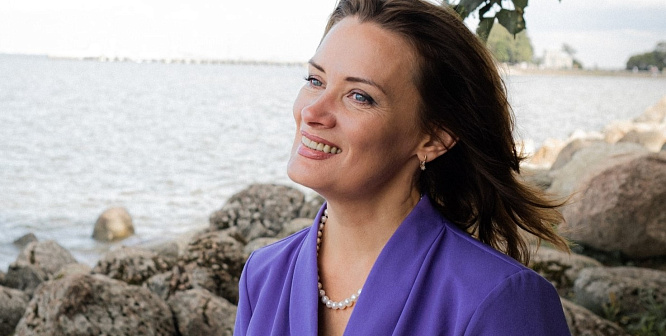 Директор ГКЦ «Арт-Карусель» Елена Фролова отмечена областной наградой 