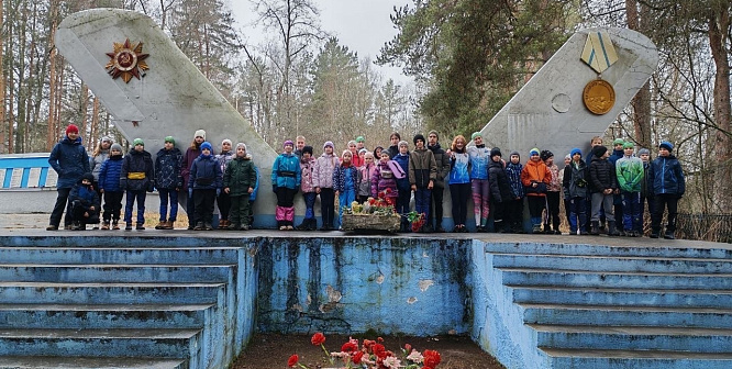 Ориентировщики из «Ювенты» побывали у памятников военному времени в Борках
