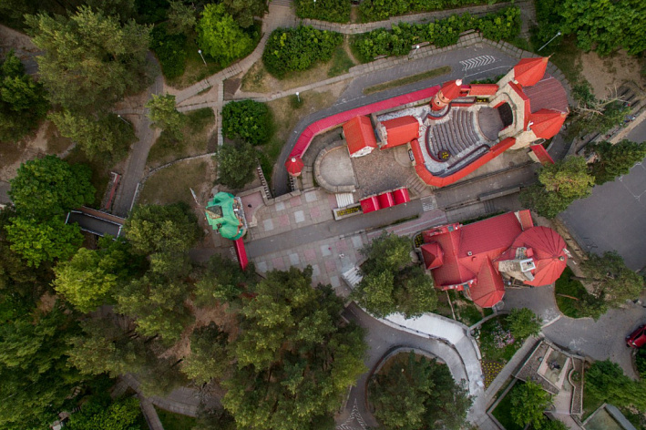 В Сосновом Бору началась акарицидная обработка территорий от клещей