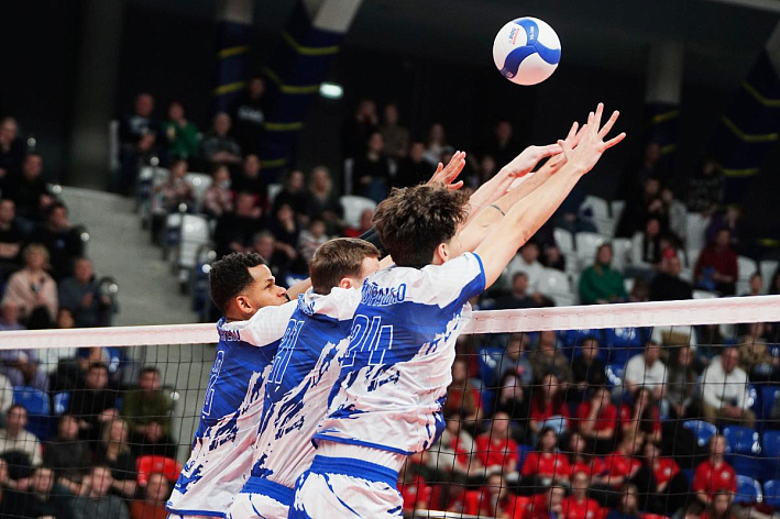 «Динамо-ЛО» уверенно обыграло «Факел Ямал» в праздничном матче