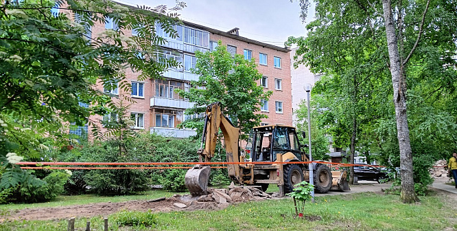 В сквере у «Таллина» в Сосновом Бору продолжилось строительство новых дорожек