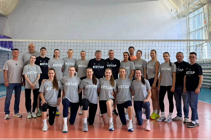 Под динамовской маркой. Выпускник сосновоборской ДЮСШ Михаил Щедров стал главным тренером челябинской команды