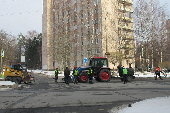 Сосновоборским депутатам рассказали о ремонте дорог