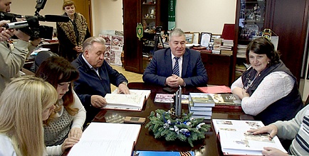 В Сосновом Бору представили книгу о народах Ленинградской области