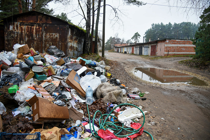 В Сосновом Бору борются с несанкционированными свалками в гаражных кооперативах