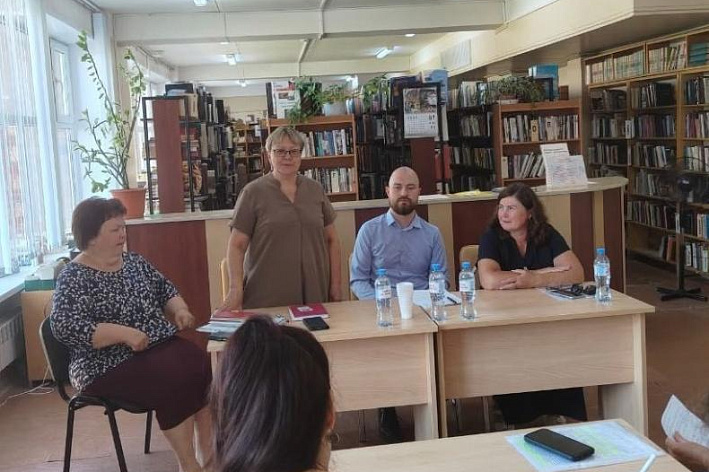 Больше учебных мест — для особенных детей. В Сосновом Бору обсудили вопросы образования школьников с нарушениями развития