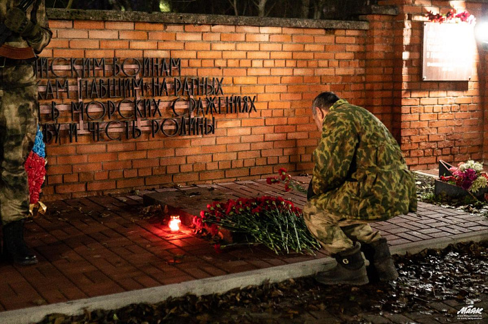 Сохранить имя истории. В Сосновом Бору почтили память Неизвестного Солдата