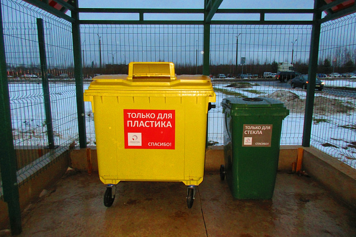 Новые площадки накопления отходов и дорожные знаки появились в Сосновом Бору