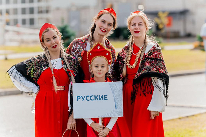 Традиции народов России объединили сотрудников ЦКБМ на семейном празднике