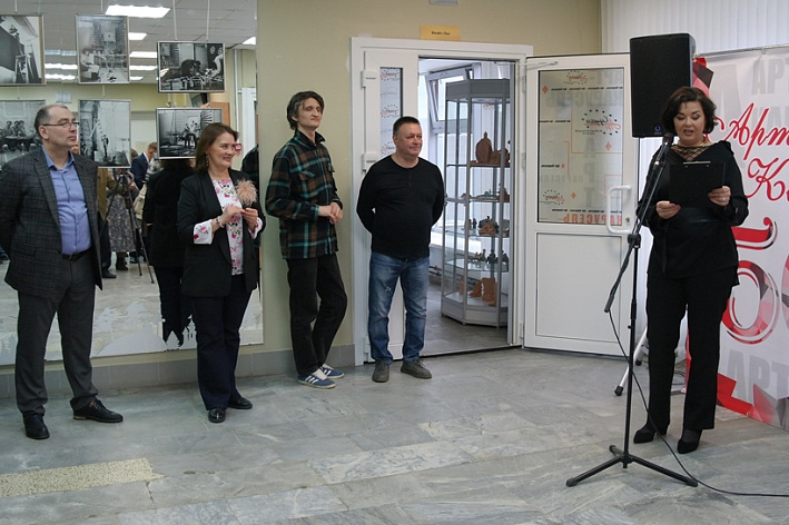 В «Арт-Карусели» открылась выставка, посвященная 50-летию культурного центра