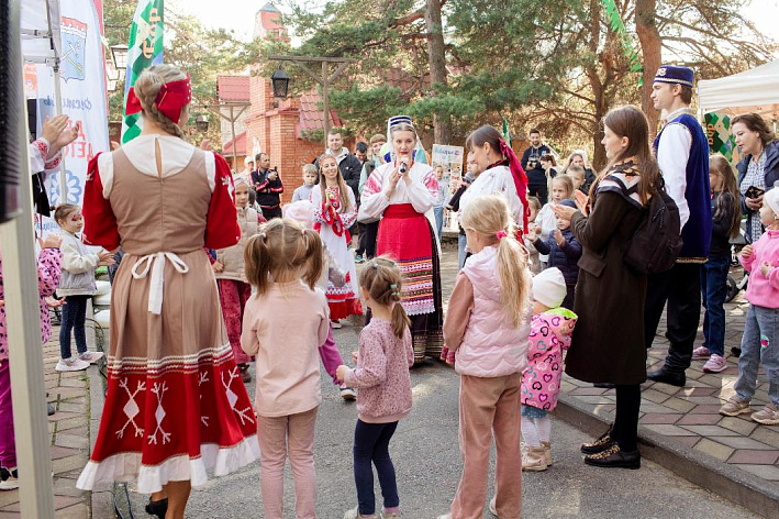 В Андерсенграде пройдёт программа ко Дню народного единства. Приглашаются дети и взрослые