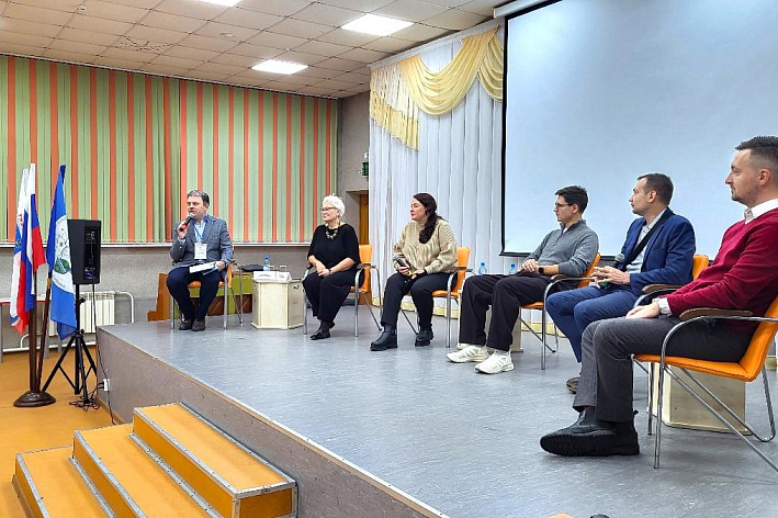 «Открывая будущее»: в сосновоборской школе № 3 прошла XXI открытая научно-практическая конференция