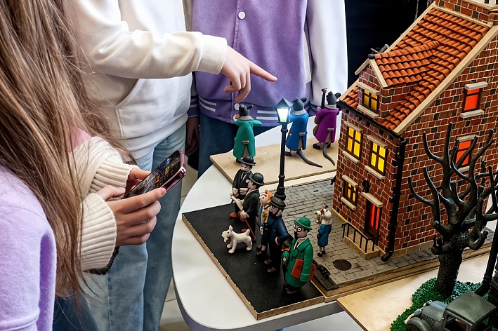 Пластилиновый мир, в который хочется заглянуть. В Сосновом Бору открылась необычная выставка Сергея Рябцева