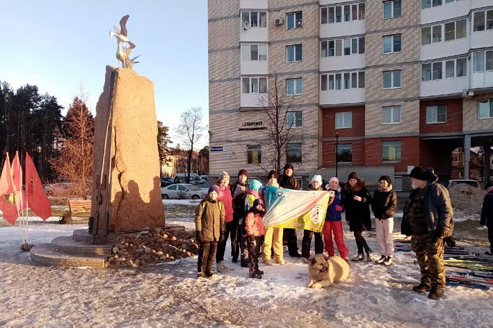 В память о годовщине прорыва блокады в Сосновом Бору провели лыжный поход