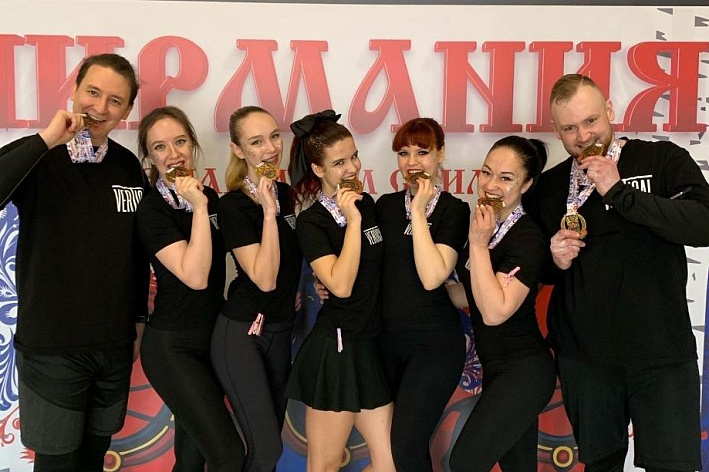 Команда сосновоборской студии «Вертикаль» завоевала три золота и серебро на фестивале «Чирмания 2026»