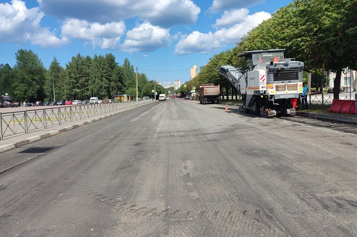 В Сосновом Бору дороги ремонтируют подрядчики и муниципалы, Водоканал — дренажно-ливневую канализацию