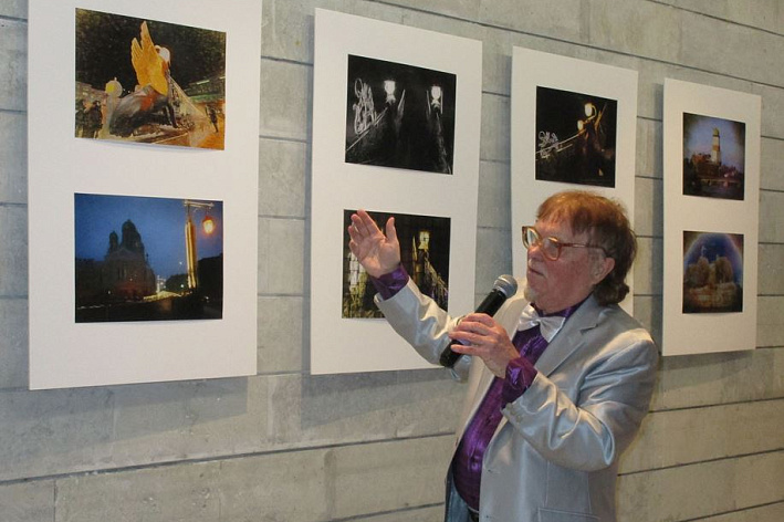 В сосновоборском ДК «Строитель» открылась выставка Александра Фефилова «Фотоимпрессионизм»