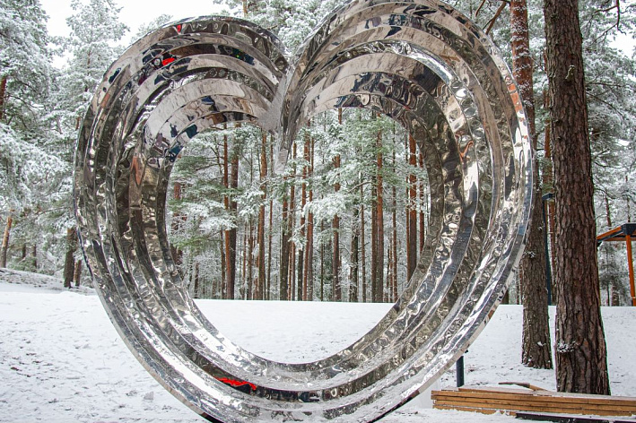 Романтическая нота. В Сосновом Бору установили полигональное «сердце»