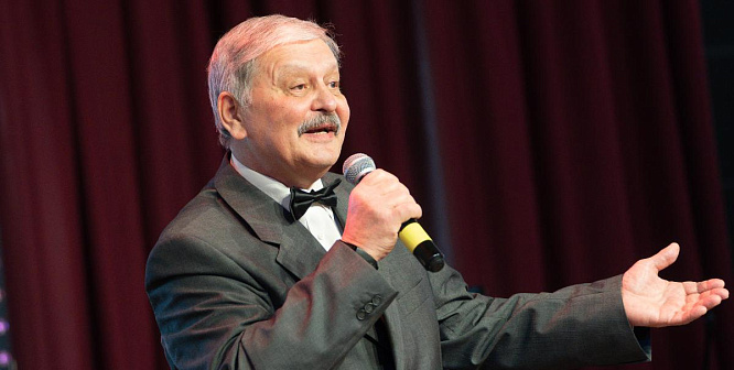 Вторая молодость — на сцене. Сосновоборцы «серебряного» поколения читали стихи, танцевали и играли рок