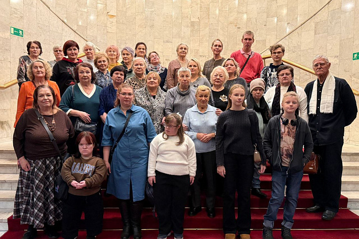 Выход из четырёх стен. В преддверии Международного дня инвалидов сосновоборцы посетили фестиваль КВН в Санкт-Петербурге