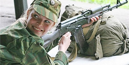 На службу в армию позовут и девушек