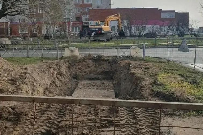 На ликвидации аварии на улице Молодежной сотрудники ТСП трудились круглосуточно