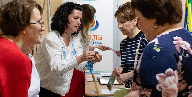 Сосновоборские педагоги обменялись опытом на фестивале «ЛОИРОНИКА»