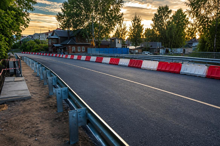 В Лебяжье открыли движение по новому мосту через реку