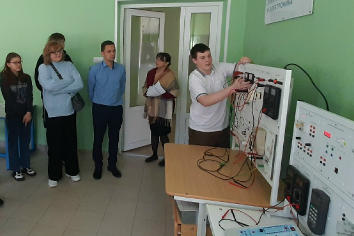 12 вариантов профессионального старта и атомная поддержка. День открытых дверей прошел в Сосновоборском политехническом колледже 