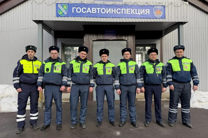 Такая служба – отвечать за безопасность на дороге. 3 июля сотрудники ГАИ отмечают профессиональный праздник