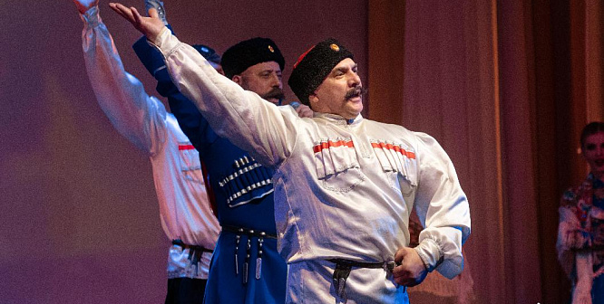 Праздничный концерт ко Дню Победы прошел в ДК «Строитель» для ветеранов и работников ЛАЭС