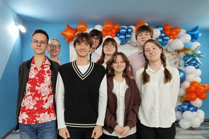 Команда Сосновоборской частной школы победила в отборочном турнире Всероссийского чемпионата «ПоЛЭТелИ с нами»