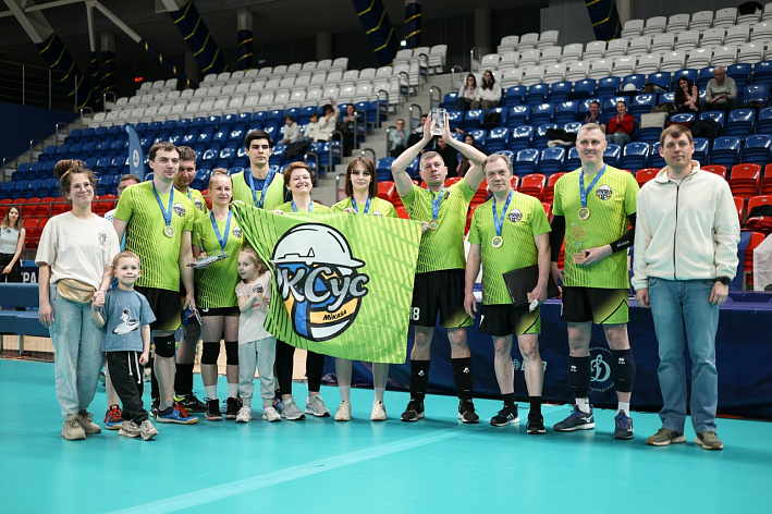 Юбилейный турнир НИТИ по волейболу был посвящен памяти Олега Пыхтеева