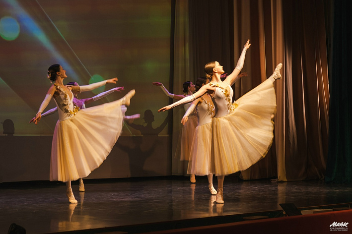 С Днем работника культуры! Поздравление главы Соснового Бора Михаила Воронкова