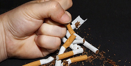 Закон «О борьбе с курением» вступил в силу
