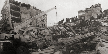 Армянская вахта, 30 лет назад. Разрушенный страшным землетрясением город восстанавливали и сосновоборцы