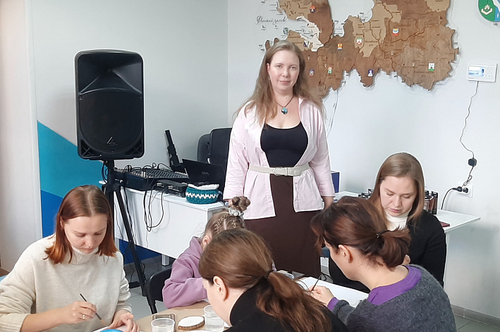 Синергия творчества и новых знаний. В Сосновом Бору действует Школа молодой мамы