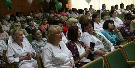 Работников главной медсанчасти в Сосновом Бору поздравили с Днем медика