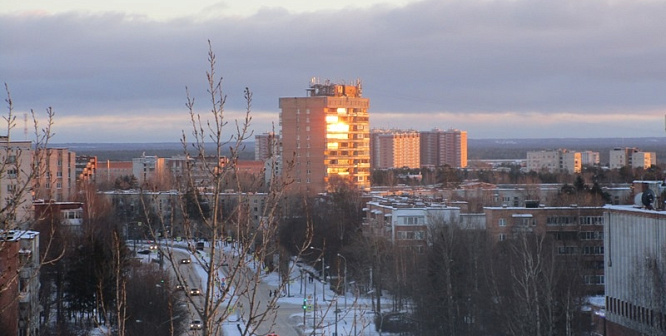 К текущим заботам коммунальщиков добавляют работы протечки крыш