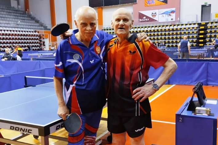 85-летний Олег Кутлаев из Соснового Бора стал серебряным призером Фестиваля настольного тенниса в Иваново