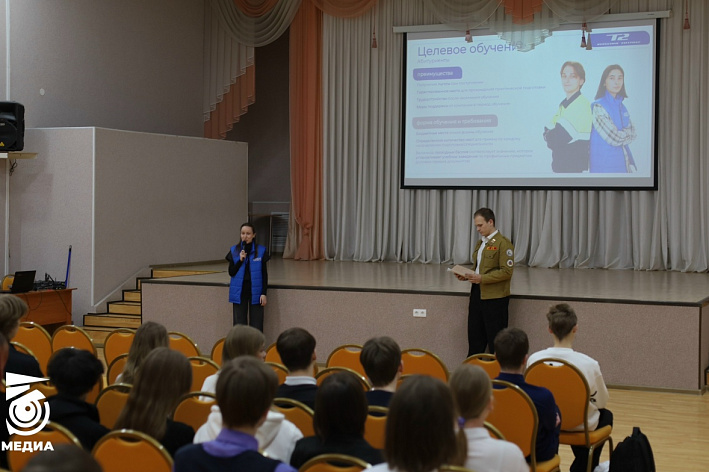 Из первых рук. О целевом обучении холдинга «ТИТАН-2» рассказывают старшеклассникам сосновоборских школ