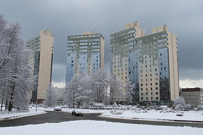 От кроваток и пеленальных столиков до санок и велосипедов. Какие семьи с детьми до 2 лет могут бесплатно взять на прокат детский инвентарь в Сосновом Бору 