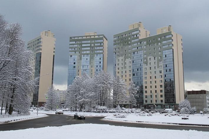 От кроваток и пеленальных столиков до санок и велосипедов. Какие семьи с детьми до 2 лет могут бесплатно взять на прокат детский инвентарь в Сосновом Бору 